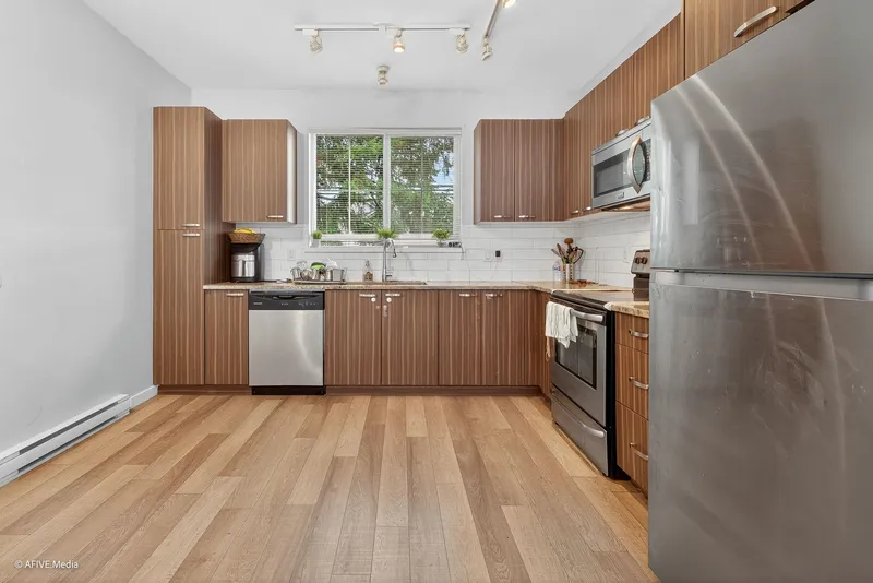 163 14833 61 AVENUE - photo 2 of 23