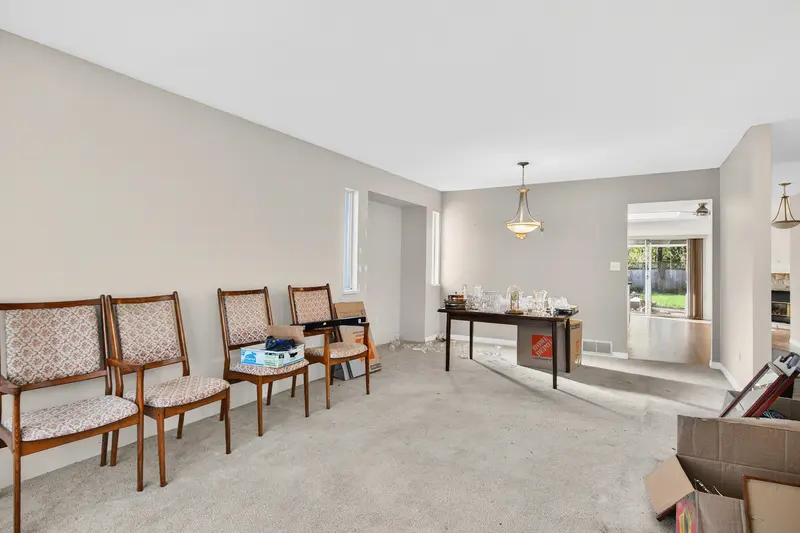 21980 126 AVENUE - photo 3 of 25