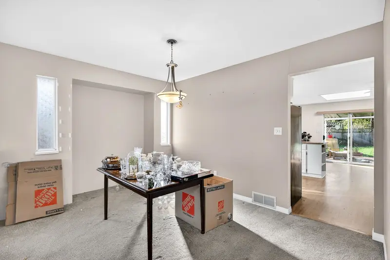 21980 126 AVENUE - photo 4 of 25