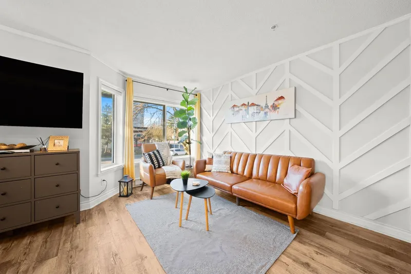 201 12110 80 AVENUE - photo 1 of 25