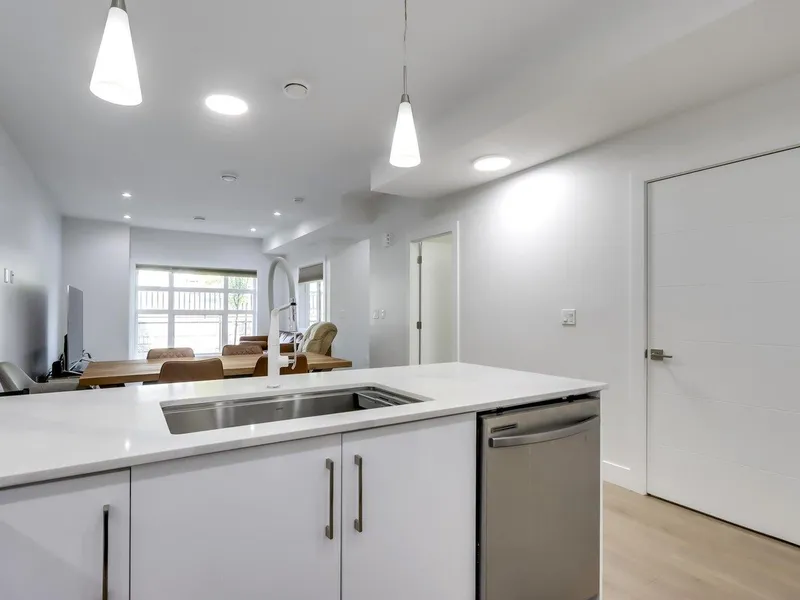 103 906 QUADLING AVENUE - photo 4 of 24