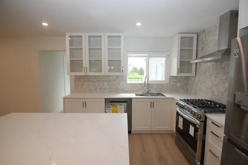 2076 CLARE PLACE - photo 3 of 25