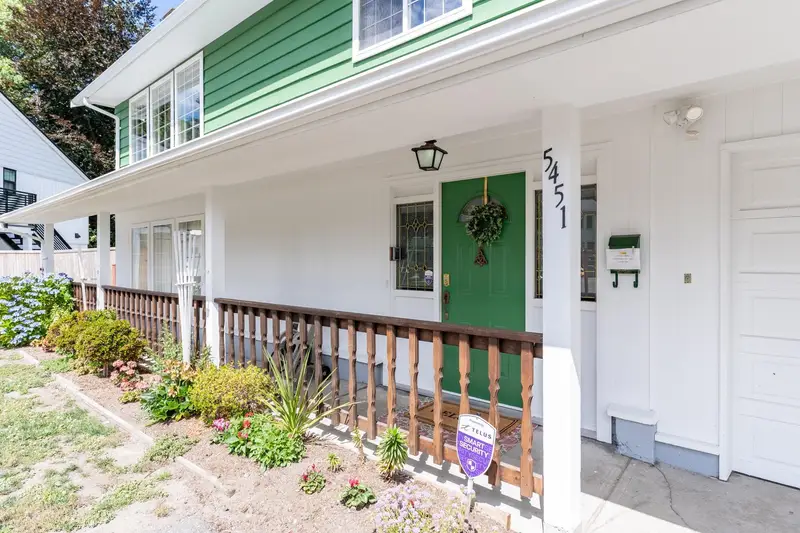 5451 7B AVENUE - photo 4 of 25