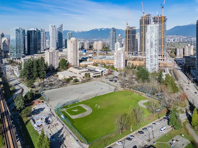 607 5051 IMPERIAL STREET - photo 4 of 25