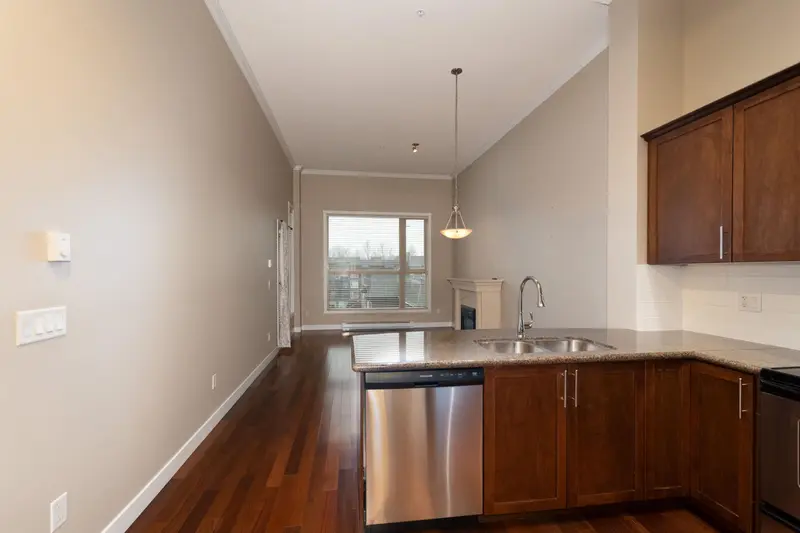 412 2627 SHAUGHNESSY STREET - photo 3 of 25