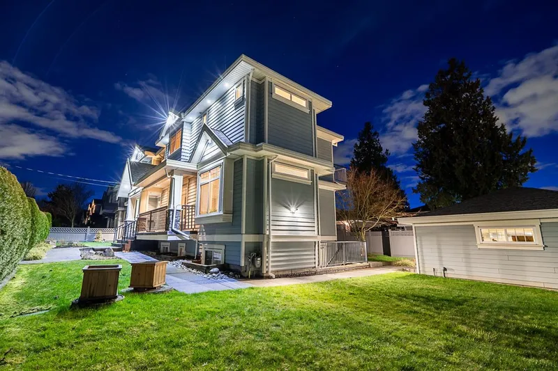 8445 15TH AVENUE - photo 3 of 25