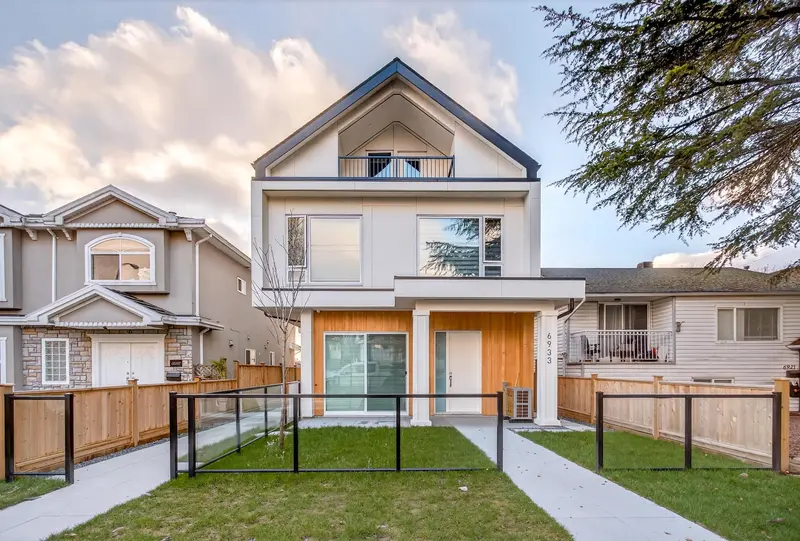 2 6933 PRINCE EDWARD STREET - photo 1 of 25