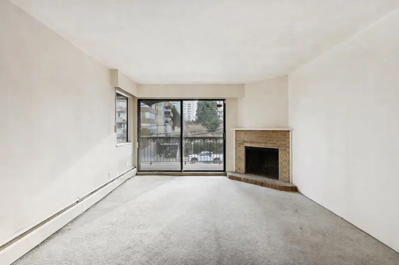 205 707 HAMILTON STREET - photo 2 of 25