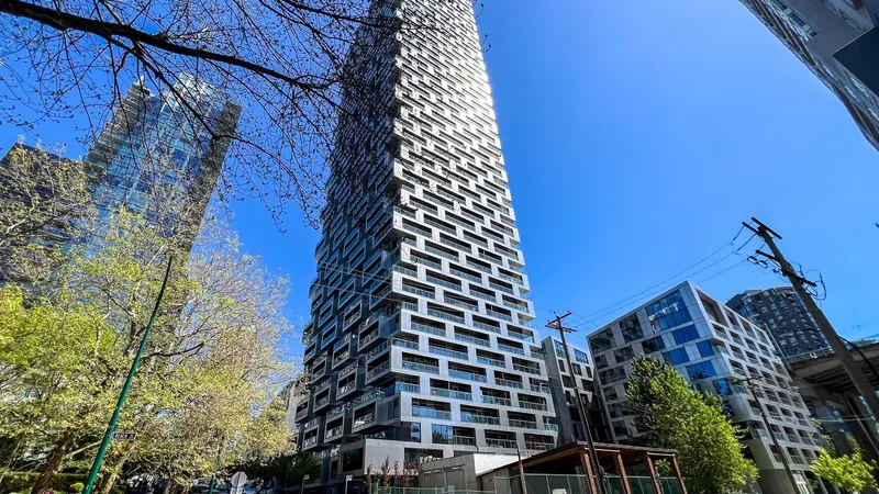 3007 1480 HOWE STREET - photo 1 of 25