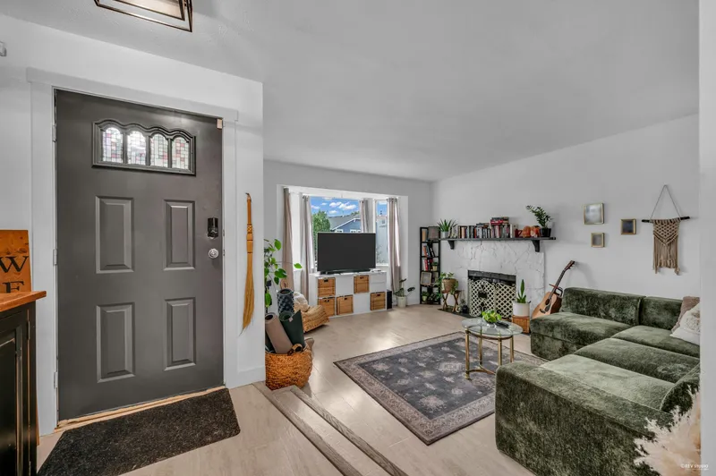 22641 KENDRICK LOOP - photo 1 of 25