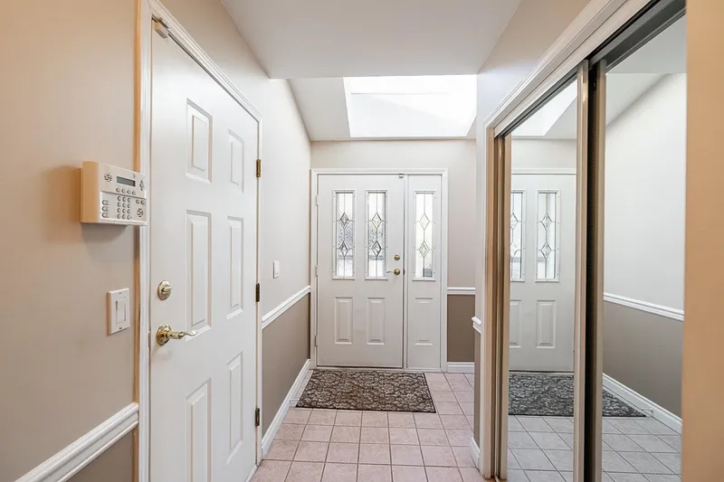 37 323 GOVERNORS COURT - photo 3 of 25