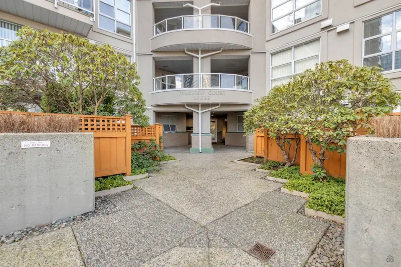 206 10533 UNIVERSITY DRIVE - photo 4 of 22