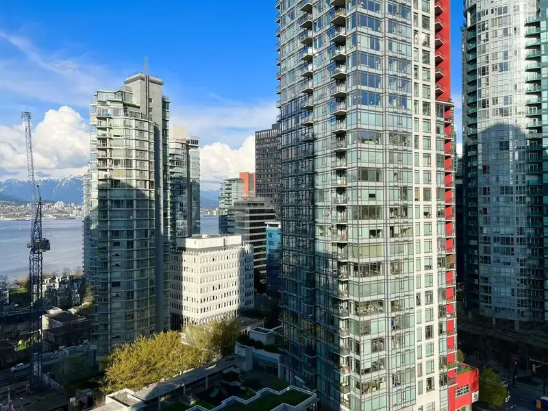 1706 1238 MELVILLE STREET - photo 1 of 25