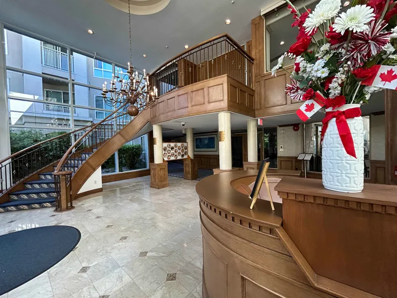 225 3098 GUILDFORD WAY - photo 2 of 22