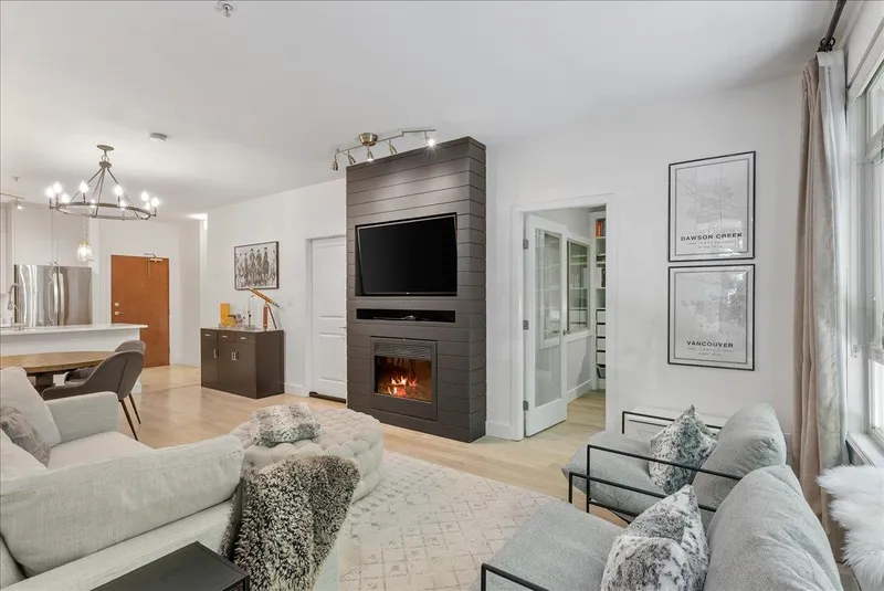 106 200 CAPILANO ROAD - photo 2 of 25