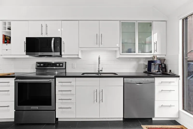 1286 W 7TH AVENUE - photo 3 of 25