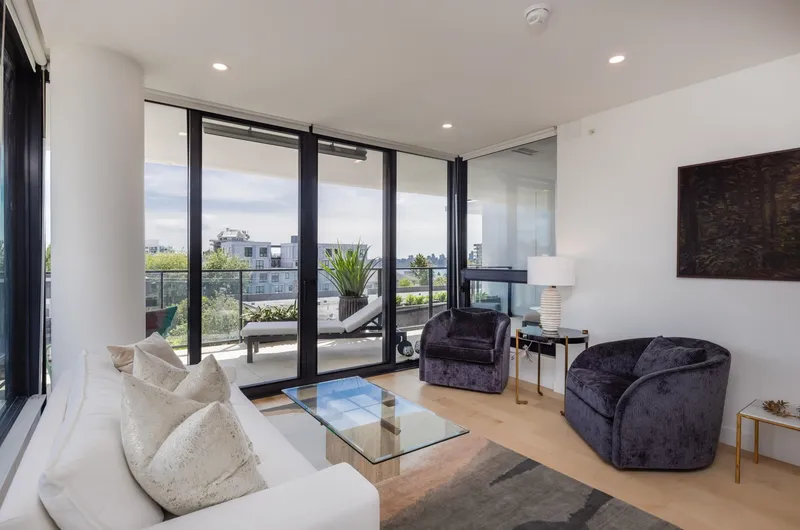 302 135 E 13 STREET - photo 2 of 25