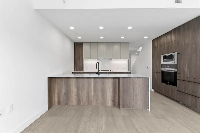 305 3590 W 39TH AVENUE - photo 4 of 25