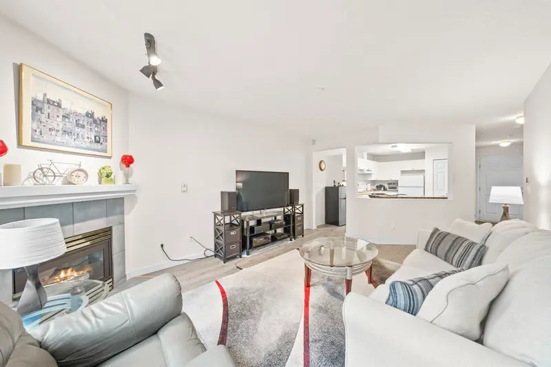 312 8068 120A STREET - photo 4 of 23