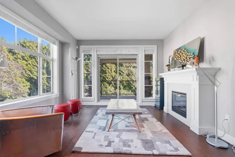 214 15195 36 AVENUE - photo 1 of 25