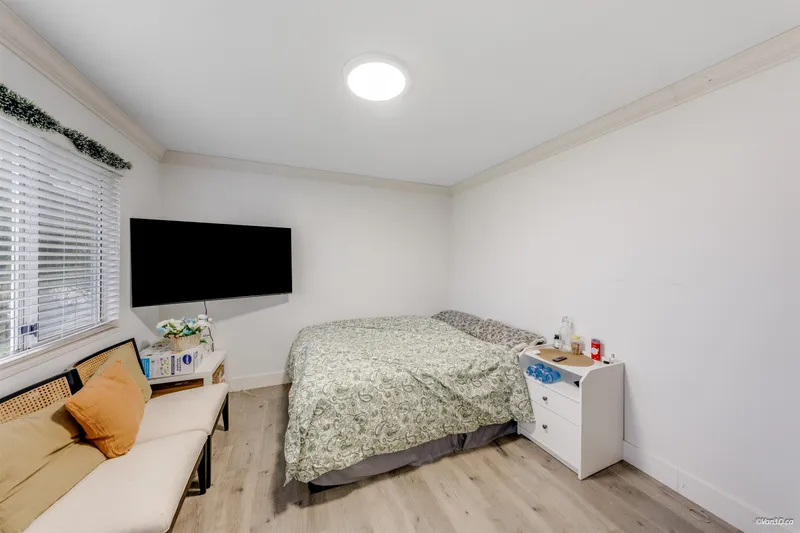 249 PEMBINA STREET - photo 3 of 25