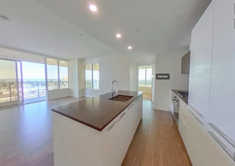 1305 6288 CASSIE AVENUE - photo 3 of 11