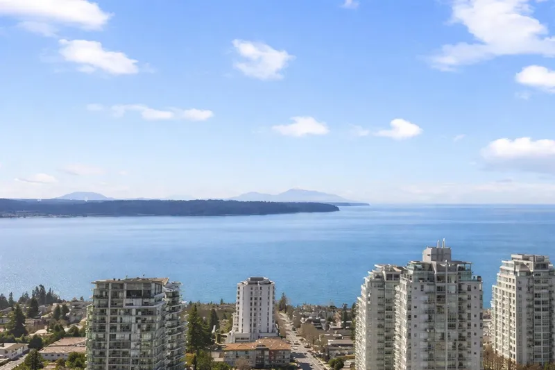 2104 1588 JOHNSTON ROAD - photo 2 of 25