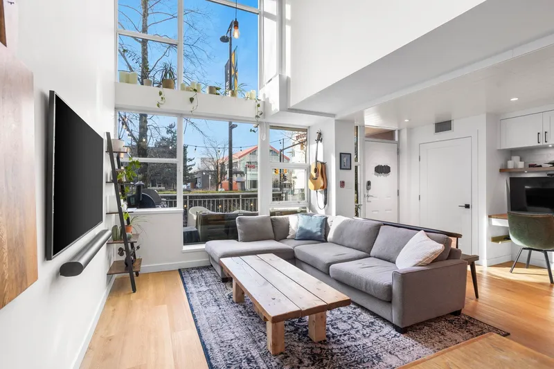 TH2 168 E ESPLANADE AVENUE - photo 3 of 25