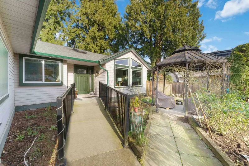 19379 CUSICK CRESCENT - photo 2 of 25