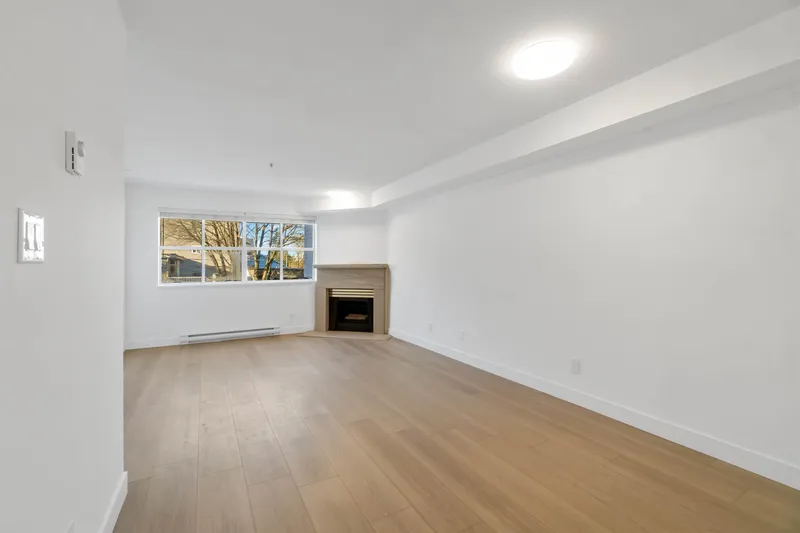 209 2928 COMMERCIAL DRIVE - photo 4 of 25