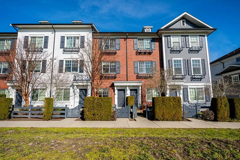 6 7348 192A STREET - photo 2 of 23