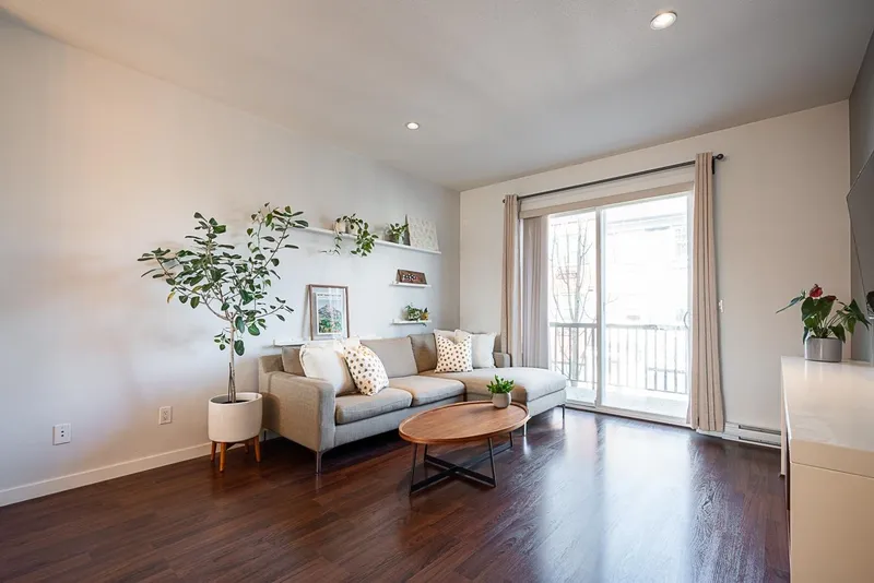 6 7348 192A STREET - photo 4 of 23