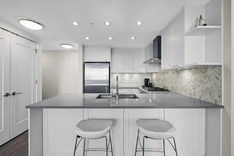 2101 520 COMO LAKE AVENUE - photo 4 of 25