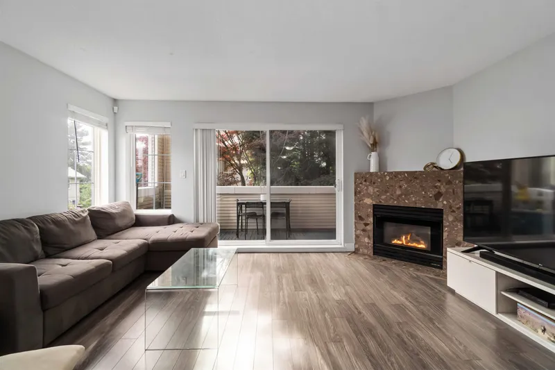 24 270 CASEY STREET - photo 3 of 25