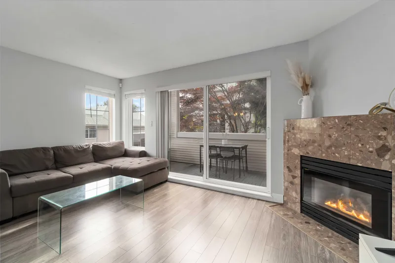 24 270 CASEY STREET - photo 4 of 25