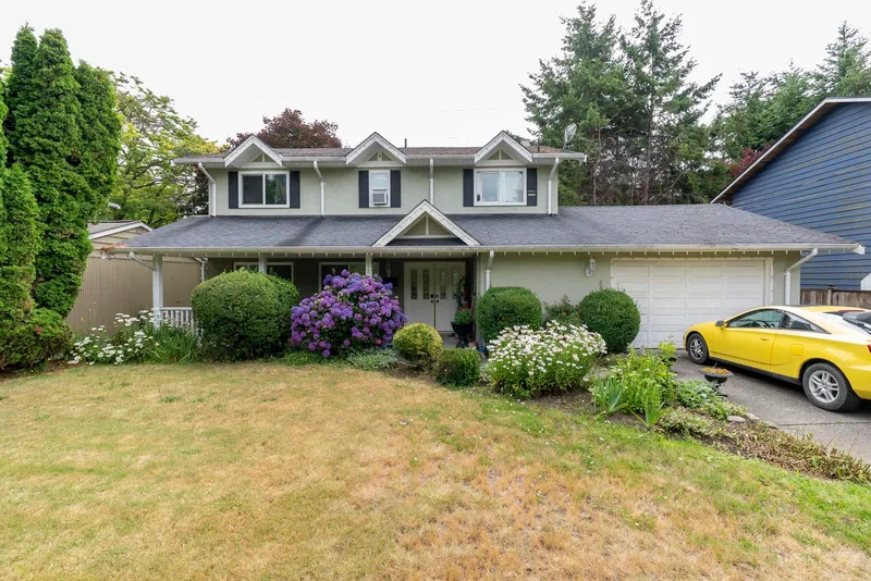 1438 53A STREET - photo 2 of 14