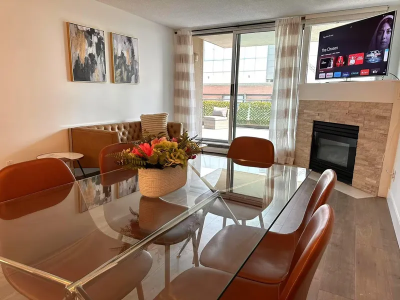 311 555 ABBOTT STREET - photo 4 of 11