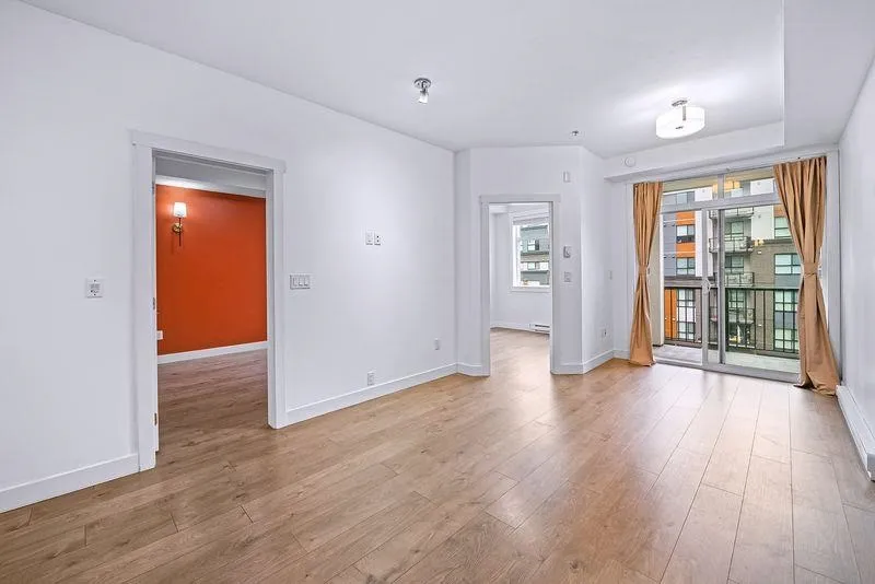 401 20696 EASTLEIGH CRESCENT - photo 4 of 14