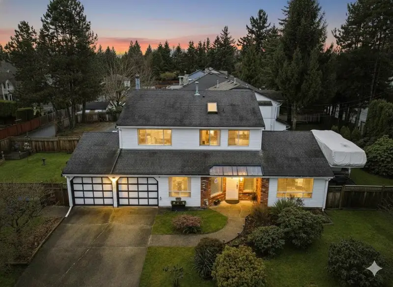 15618 93 AVENUE - photo 1 of 25