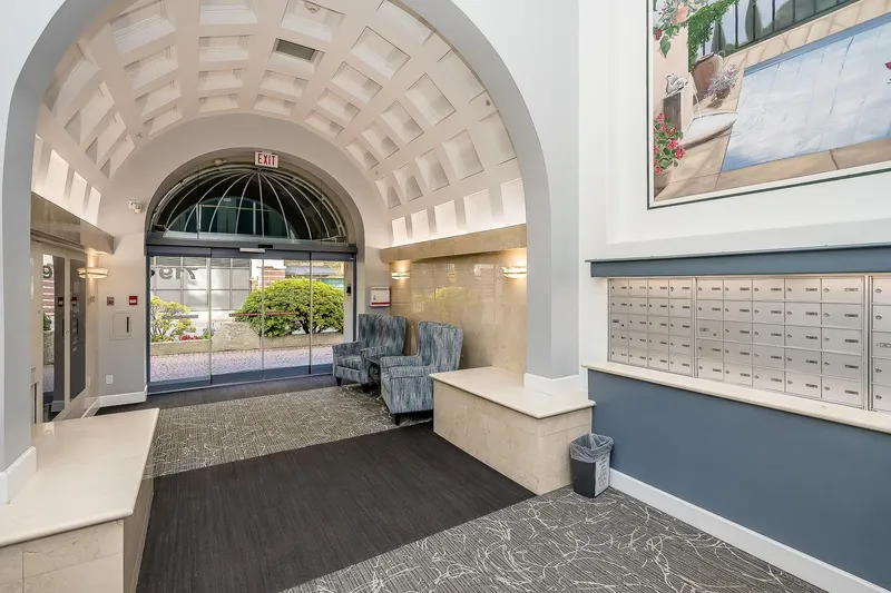 1904 719 PRINCESS STREET - photo 3 of 25