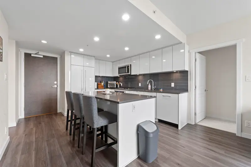 1605 3096 WINDSOR GATE - photo 4 of 25