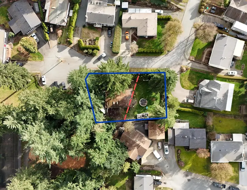 2655 STEWART CRESCENT - photo 3 of 11