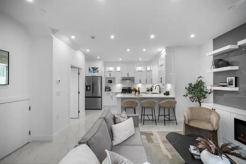 2174 E 46TH AVENUE - photo 2 of 24