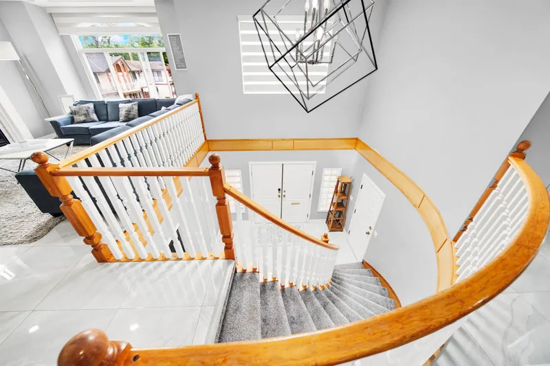 12462 93A AVENUE - photo 4 of 25