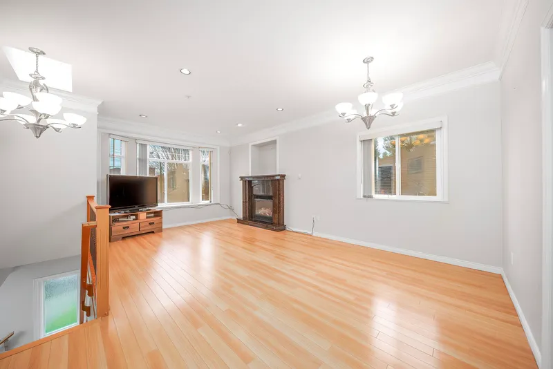 3320 E 43RD AVENUE - photo 3 of 25