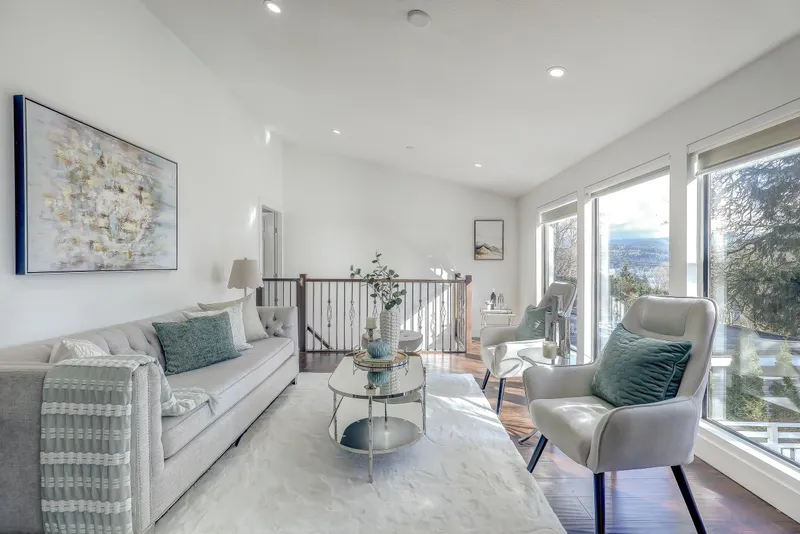 16 MOUNT ROYAL DRIVE - photo 2 of 25