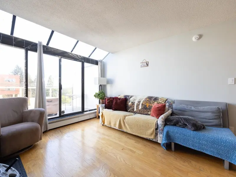 114 812 MILTON STREET - photo 3 of 23