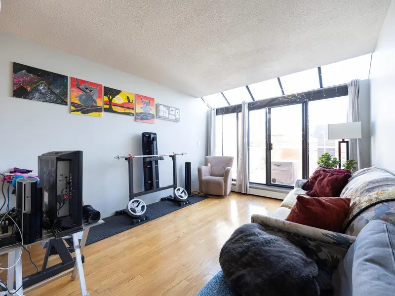 114 812 MILTON STREET - photo 4 of 23