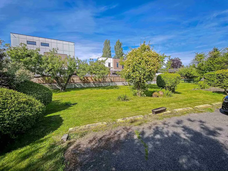 8340 NO. 3 ROAD - photo 2 of 6