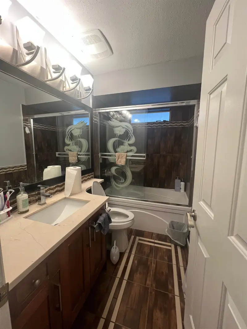 9337 152 STREET - photo 4 of 25